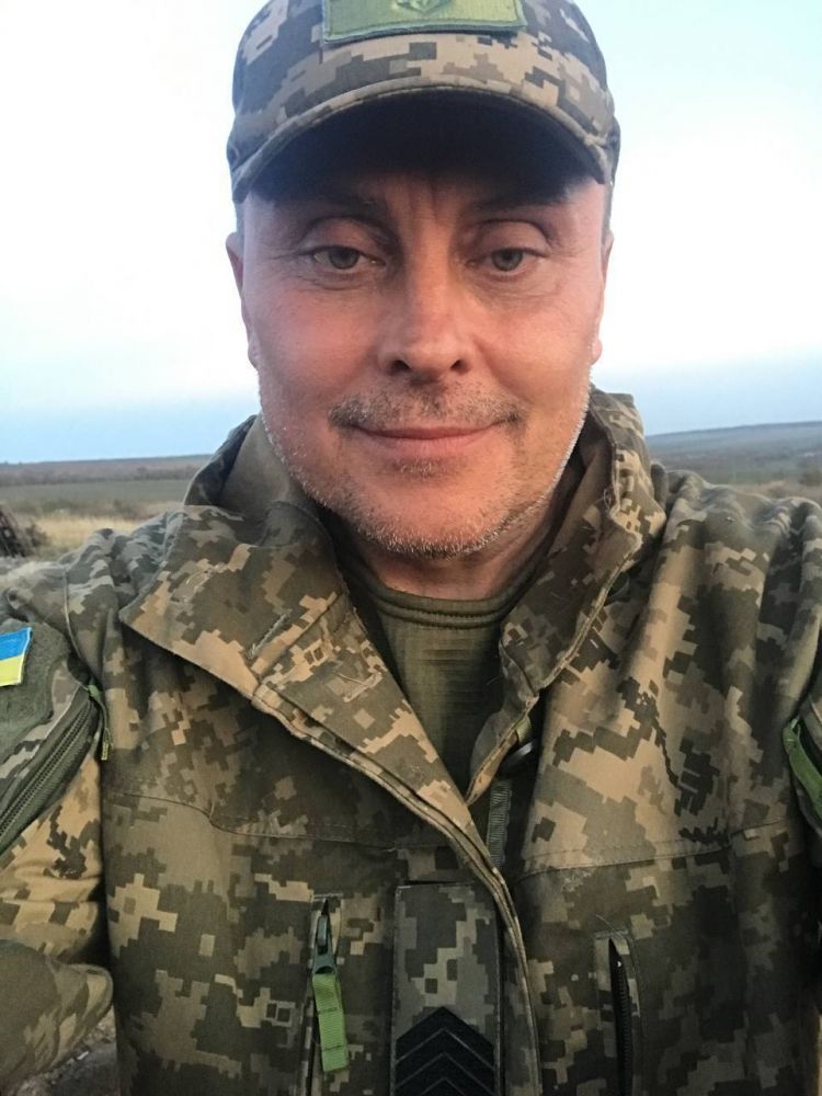 У Чорноморську група чоловіків напала на військового та зламала йому шию